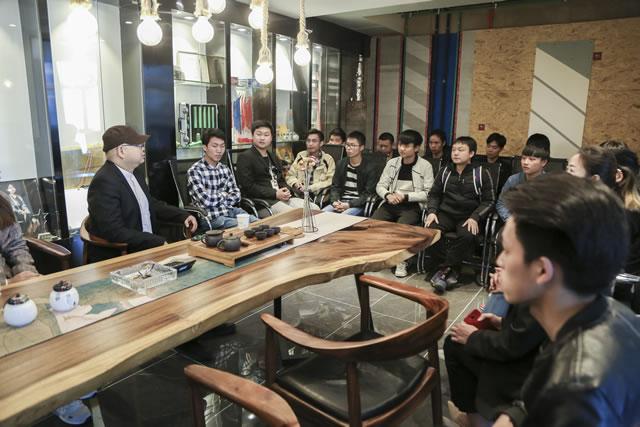 学院党委书记李维为新进教师讲授入职第一课，共创教育未来之路