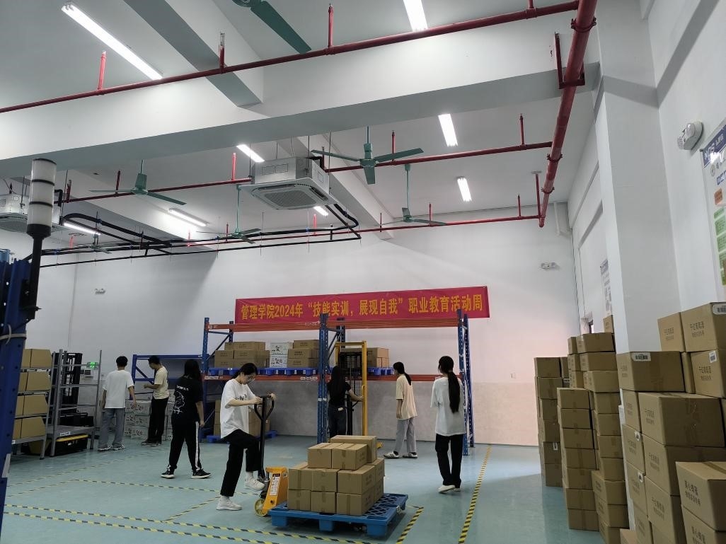 喜报！我院智慧粮食仓储与配送校企合作典型生产实践项目成功入选上海第一批职业教育产教融合典型案例