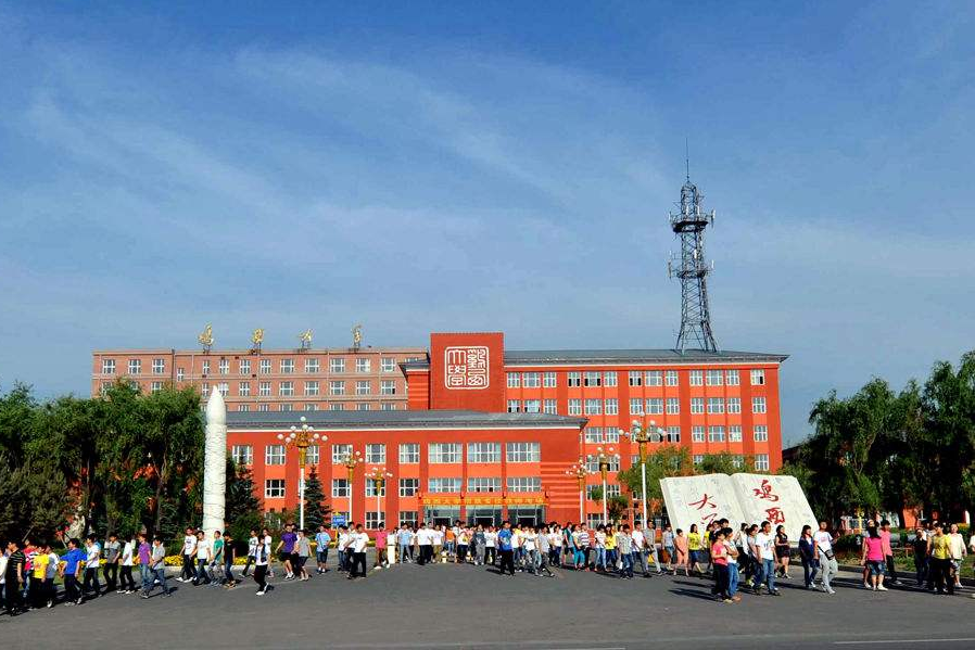 上海工商职业技术学院北海、防城港校友座谈会顺利召开——共叙同窗情谊，共谋发展大计