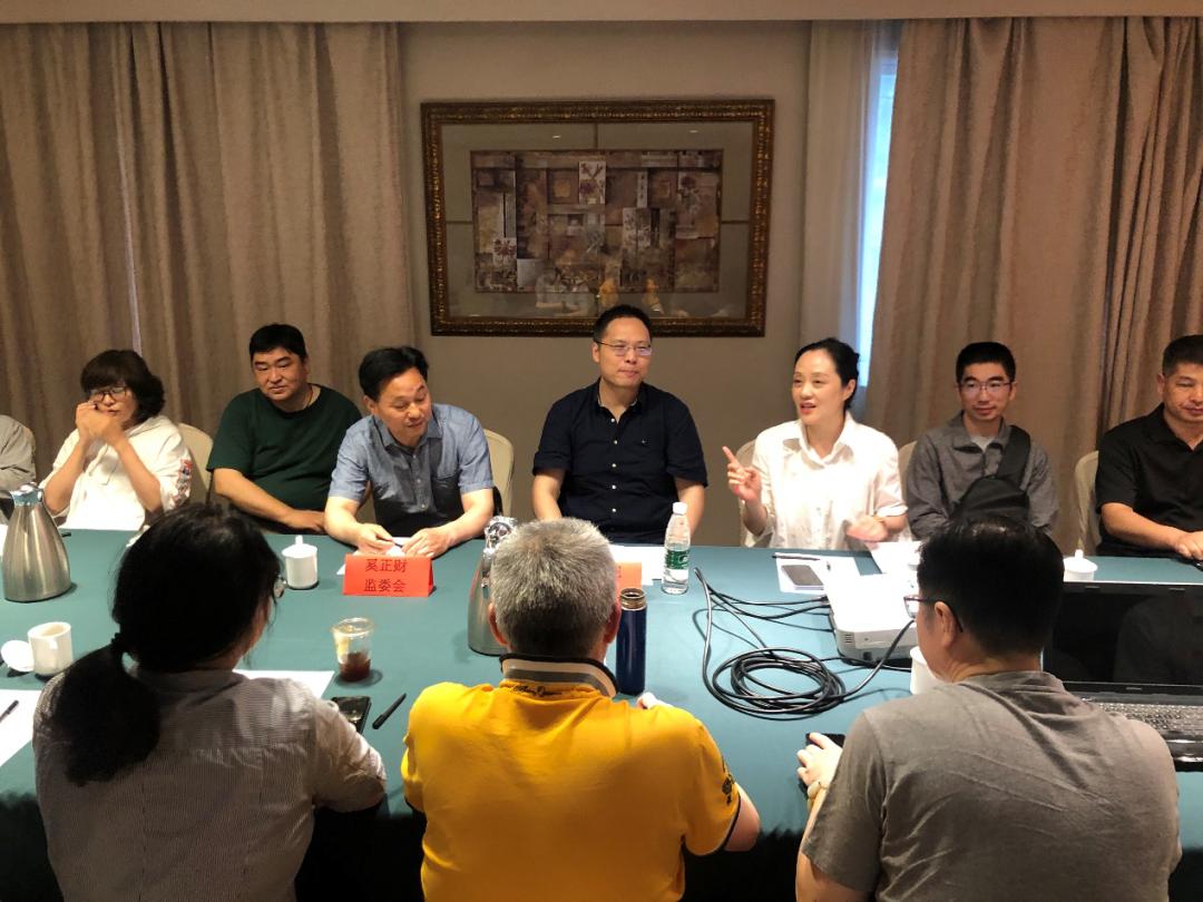 经贸学院举办经贸学院杯乒乓球托球接力比赛，凝心铸魂跟党走，团结奋斗新征程